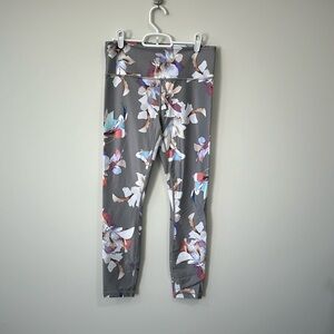 Athleta gray/Gregor floral tight/legging